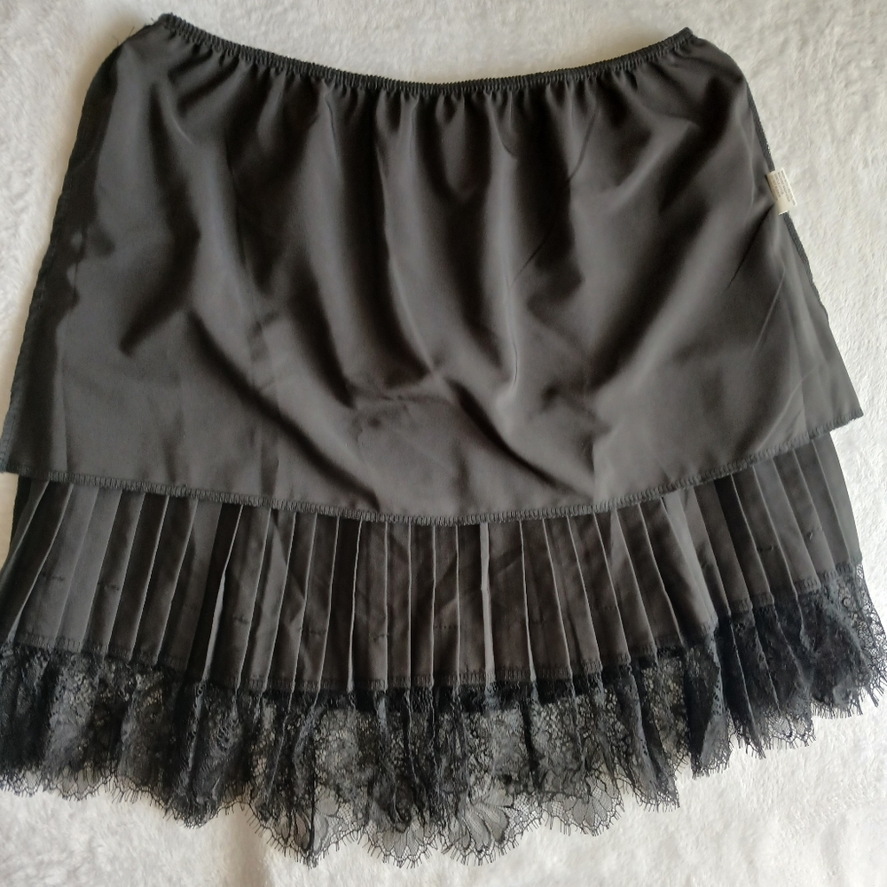 Lace Skirt Size XL - Picture 6 of 7